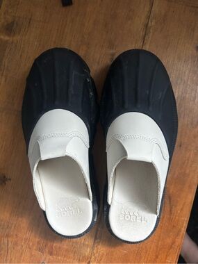 Sorel Womens Black & White Waterproof Slip-On Rain Clogs